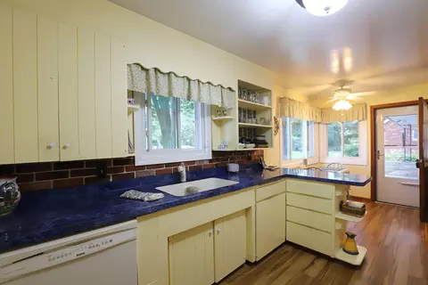 1518 Coutant, Flushing, MI 48433 photo 12