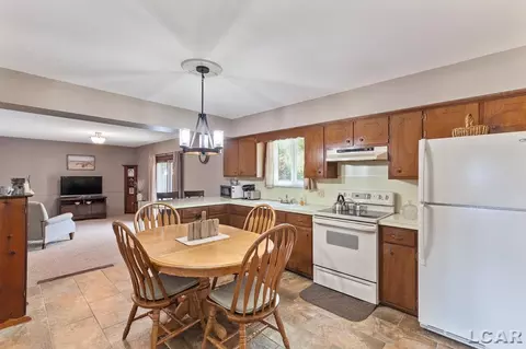 3170 Marvin, Adrian, MI 49221 photo 6