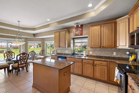 Kitchen - 51163 Hook, Macomb, MI 48042 photo 4 of 6