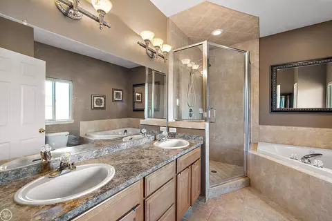 Bath - 51163 Hook, Macomb, MI 48042 photo 1 of 5