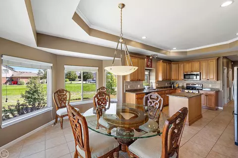 Dining - 51163 Hook, Macomb, MI 48042 photo 3 of 4
