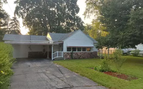 3367 L And L, Bay City, MI 48706