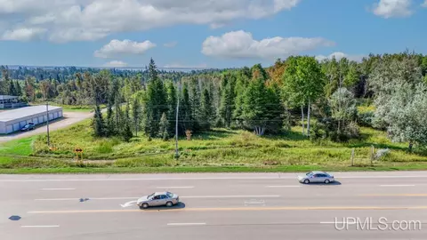 7683 Us2, Rapid River, MI 49878