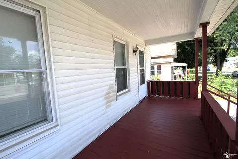 Exterior - 942 E Fourth, Monroe, MI 48161 photo 4 of 9