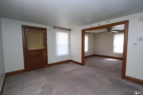 Living - 942 E Fourth, Monroe, MI 48161 photo 2 of 4