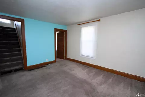 Living - 942 E Fourth, Monroe, MI 48161 photo 1 of 4