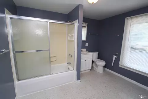 Bath - 942 E Fourth, Monroe, MI 48161 photo 1 of 1