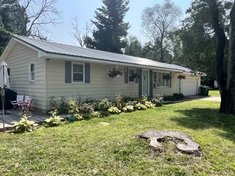 154 Oak Grv, Harrison, MI 48625 photo 3