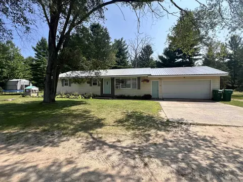 154 Oak Grv, Harrison, MI 48625