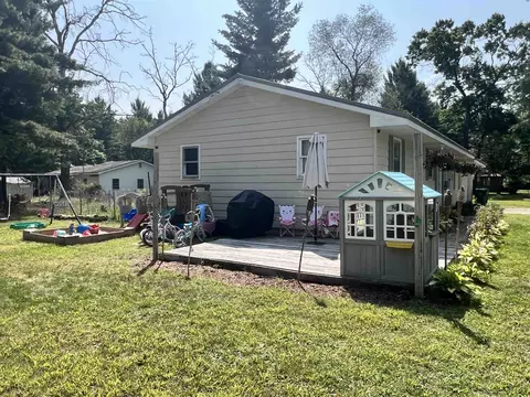 154 Oak Grv, Harrison, MI 48625 photo 4