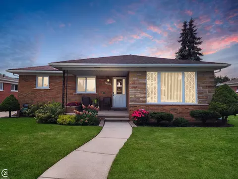 11118 Irvington, Warren, MI 48093