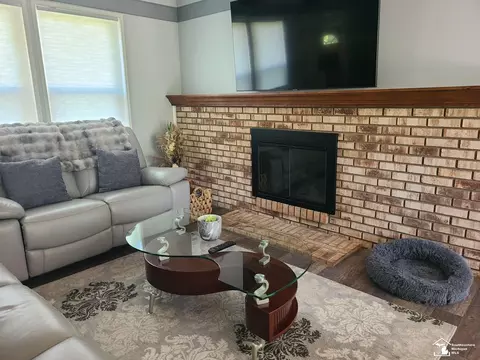 18101 Sprue, Brownstown, MI 48193 photo 14