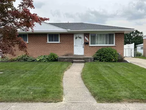 4488 Linville, Warren, MI 48092