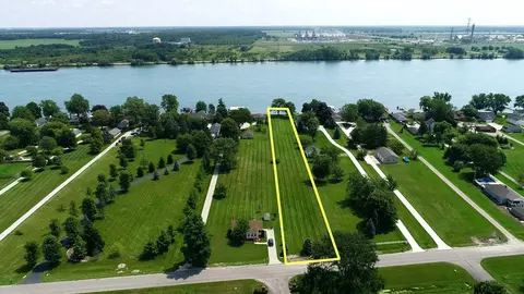 4571 Chamberlain, East China, MI 48054