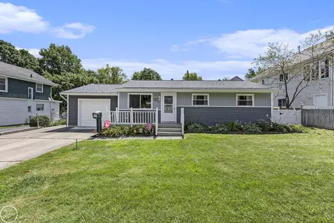 195 Minot, Romeo, MI 48065