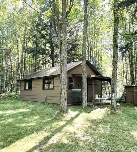 5072 Connors Tower, Kenton, MI 49967