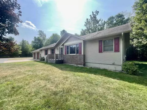 2 Shag Lk, Gwinn, MI 49841