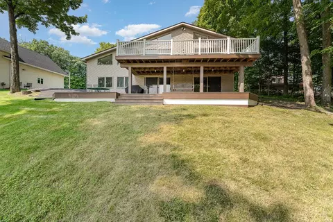 5184 N Lake Sanford Rd, Sanford, MI 48657