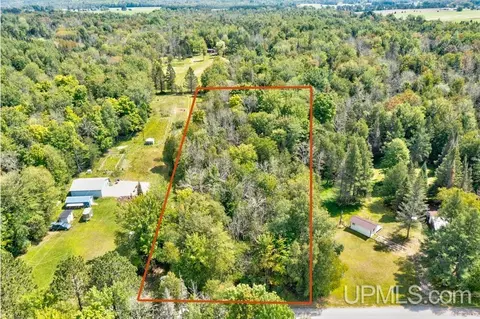 tbd G75, Escanaba, MI 49829 photo 2