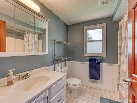 8797 Tamarack, Temperance, MI 48182 photo 4