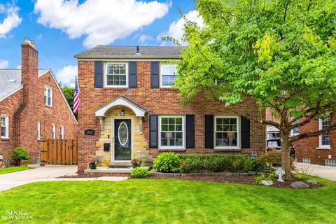 1891 Manchester, Grosse Pointe Woods, MI 48236