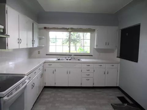 8554 Monroe, Durand, MI 48429 photo 2