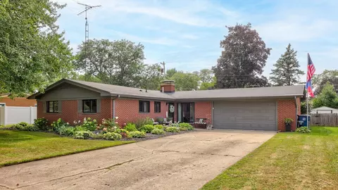 1831 Wenonah, Saginaw, MI 48638