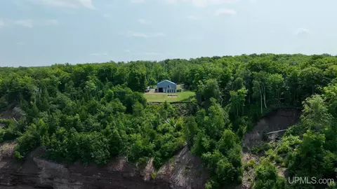 14998 N Superior, Houghton, MI 49931