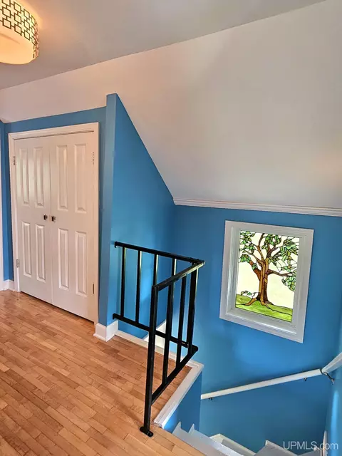 Entry Way - 1320 Comet, Wakefield, MI 49968 photo 5 of 6
