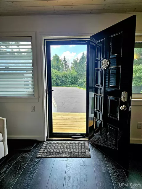Entry Way - 1320 Comet, Wakefield, MI 49968 photo 1 of 6