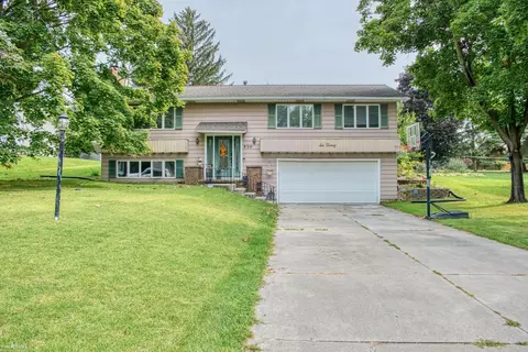 620 Crestview, Corunna, MI 48817