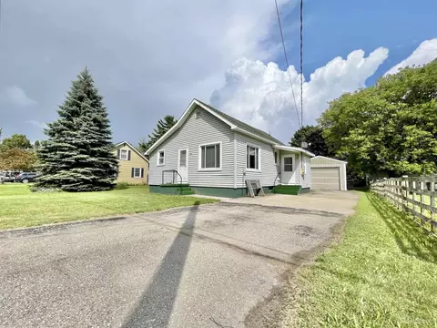 313 N 17th, Gladstone, MI 49837