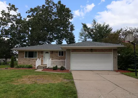 23281 Shepherd, Macomb, MI 48042 photo 2