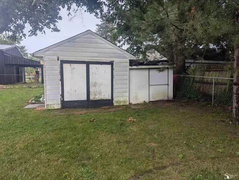 Exterior - 1023 Feltis, Temperance, MI 48182 photo 8 of 14