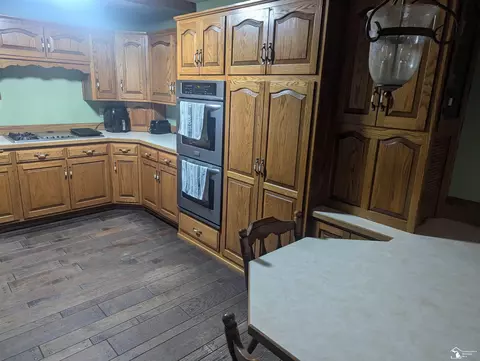 Kitchen - 1023 Feltis, Temperance, MI 48182 photo 2 of 3