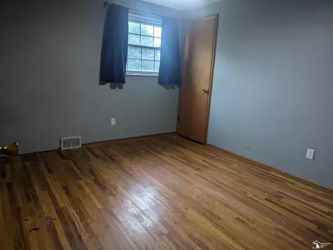 Bedroom - 1023 Feltis, Temperance, MI 48182 photo 5 of 6