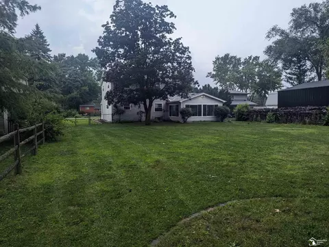 Exterior - 1023 Feltis, Temperance, MI 48182 photo 10 of 14