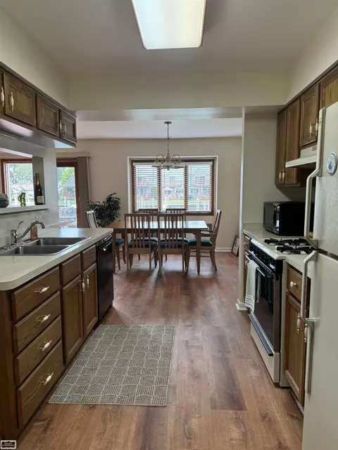 105 Milton, Algonac, MI 48001 photo 10