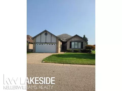 15714 Montego Bay Ct #136, Clinton Township, MI 48035