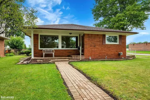 19900 Blackburn, Saint Clair Shores, MI 48080