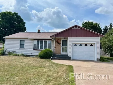 135 N Marigold, Ishpeming, MI 49849