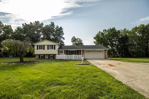 11272 Main, Fenton, MI 48430
