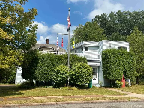 201 E College, Marquette, MI 49855