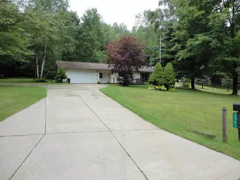 2561 Cherry Grv, Harrison, MI 48625