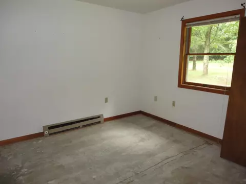 Bedroom - 2561 Cherry Grv, Harrison, MI 48625 photo 2 of 2