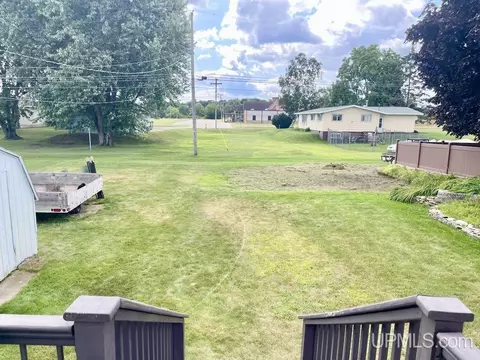 2123 S 6th, Escanaba, MI 49829 photo 31
