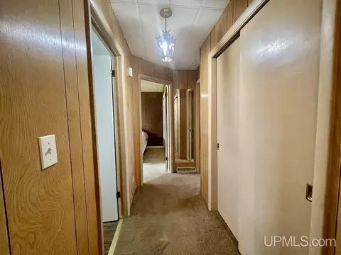 2123 S 6th, Escanaba, MI 49829 photo 13
