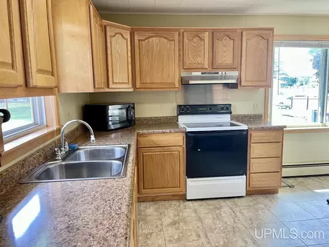 2123 S 6th, Escanaba, MI 49829 photo 10