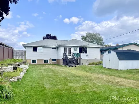 2123 S 6th, Escanaba, MI 49829 photo 32
