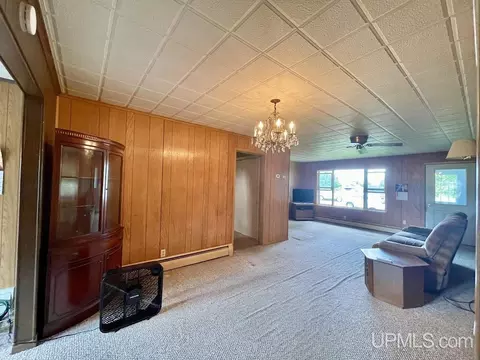 2123 S 6th, Escanaba, MI 49829 photo 5
